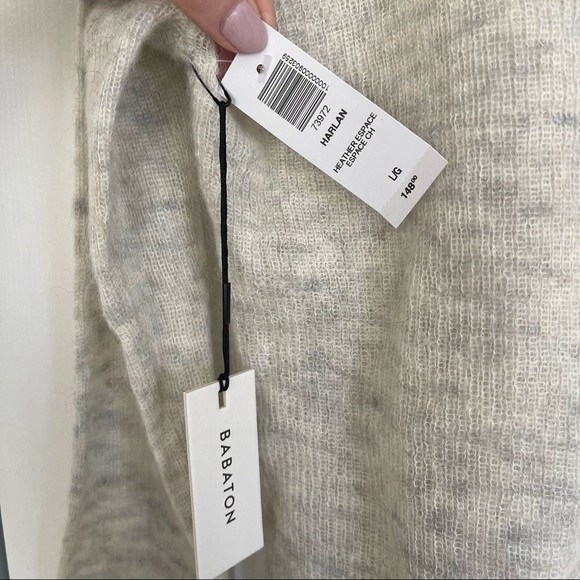 NWT Aritzia Sweater - Large - Picture 2 of 6